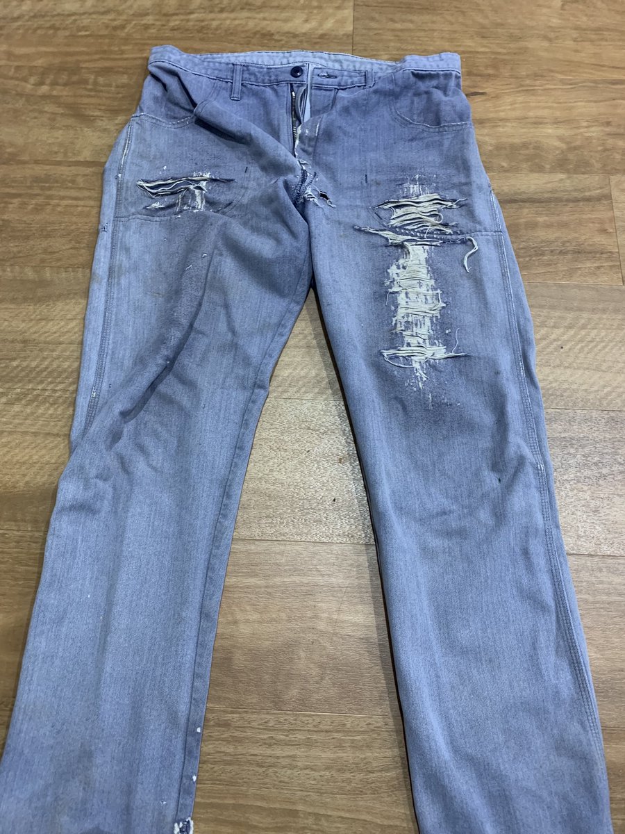 Need some new shearing dungers but it seems no one makes them with front pockets anymore. Is this correct?! I’m no gun shearer but reckon they’re the best work pants, but maybe not so without pockets… The ag industry has enough challenges on its plate already and now this! 😏