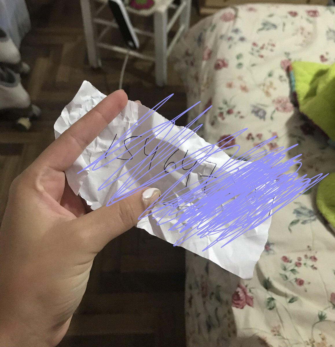 Joaquín me regalo un bolso matero,  recién se me da por abrirlo y adentro tenía un papelito. EL PAPELITO… 
No quita que además de zorra este linda la vendedora así que yendo a escribirle 😉