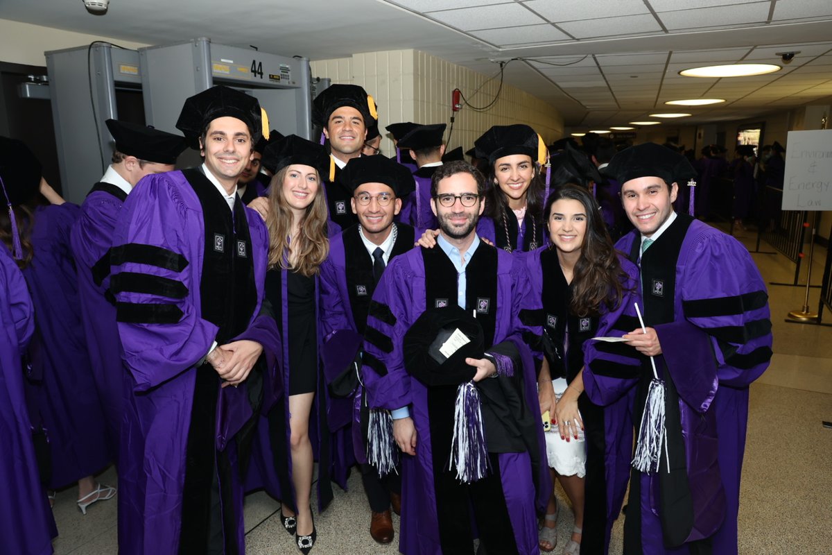 nyulaw's tweet photo. Congratulations to NYU Law Class of 2022! 🎓💜 https://t.co/5s7bhdARcB