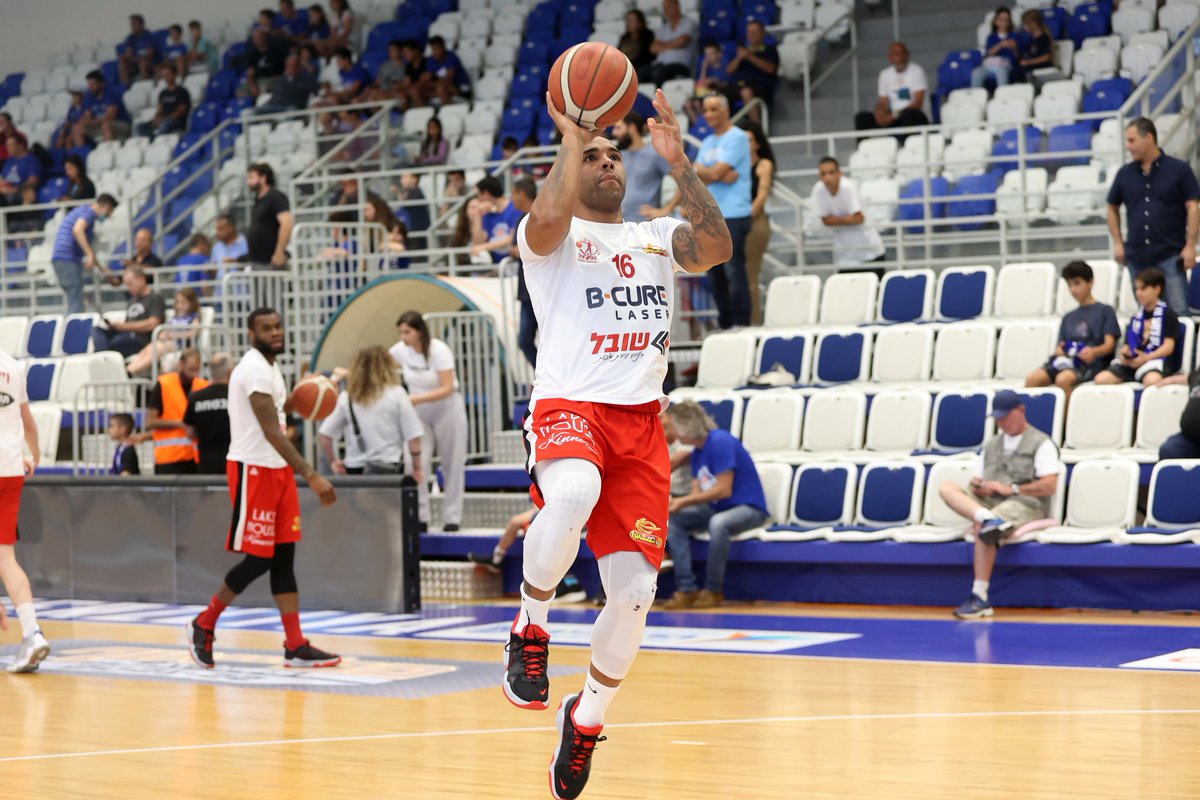 aguilar_leon's tweet photo. #Venezuelan @Gregory8Vargas se despide de la temporada en #Israel tras barrida de @BHerzliya sobre @HapoelHaifaBC, pero lo hace como candidato a #MVP #ElMatatán #LaFamilia #VargasPower #NoPlayingCar #TheClutcher 

Vía @SportsVZLA2

https://t.co/JgE2deKgfM

https://t.co/jIUkyk32q2 https://t.co/psrA7VAeBE