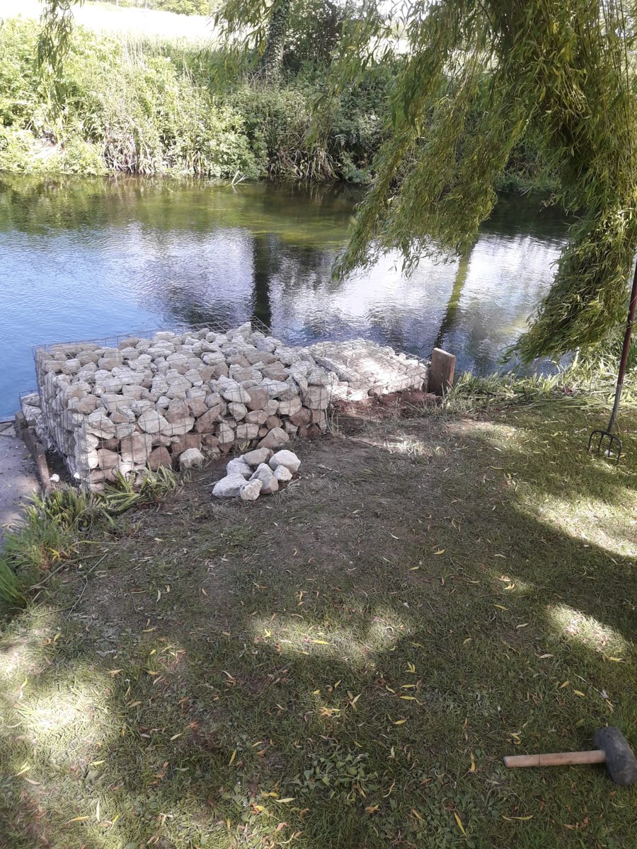TricourtPiling's tweet photo. Very tidy job done, gabion wall construction on the riverโs edge, River Stour in Spetisbury.
#spetisbury #piling #foundations #tricourtpiling #gabions #construction #river https://t.co/CAEDDDSwte