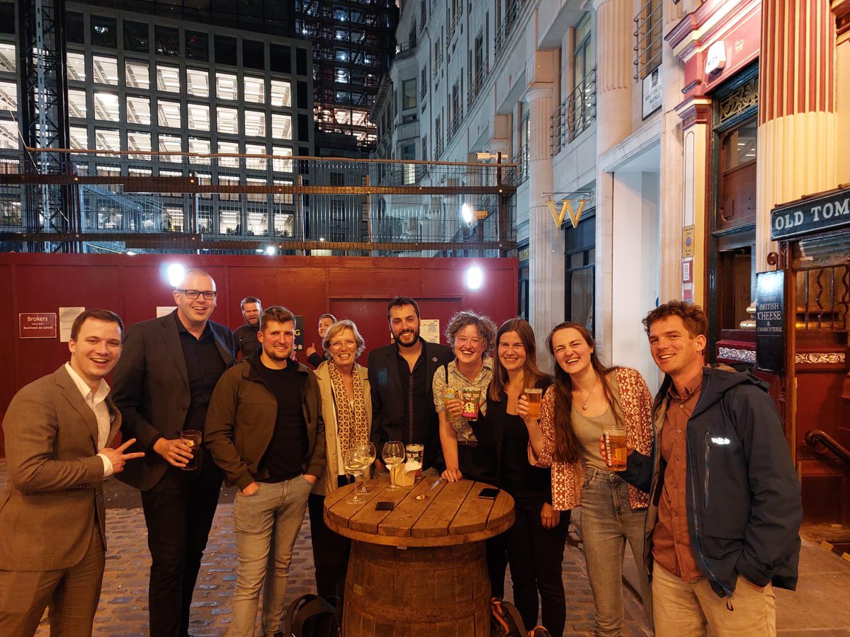 methenickname's tweet photo. Evening out with the (new) @NanoporeConf folks. Nice people, good talks &amp; delicious drinks 🍺 

#nanoporeconf #london #conference #phdlife #londoncalling #lambtavern

@olga_francino @theuns_bas @ReindertN @J_MartiCarreras @LunavanderLoos @LaraUrban42 @KDoorenspleet @TonyZeljkovic https://t.co/LUFnoEIkII