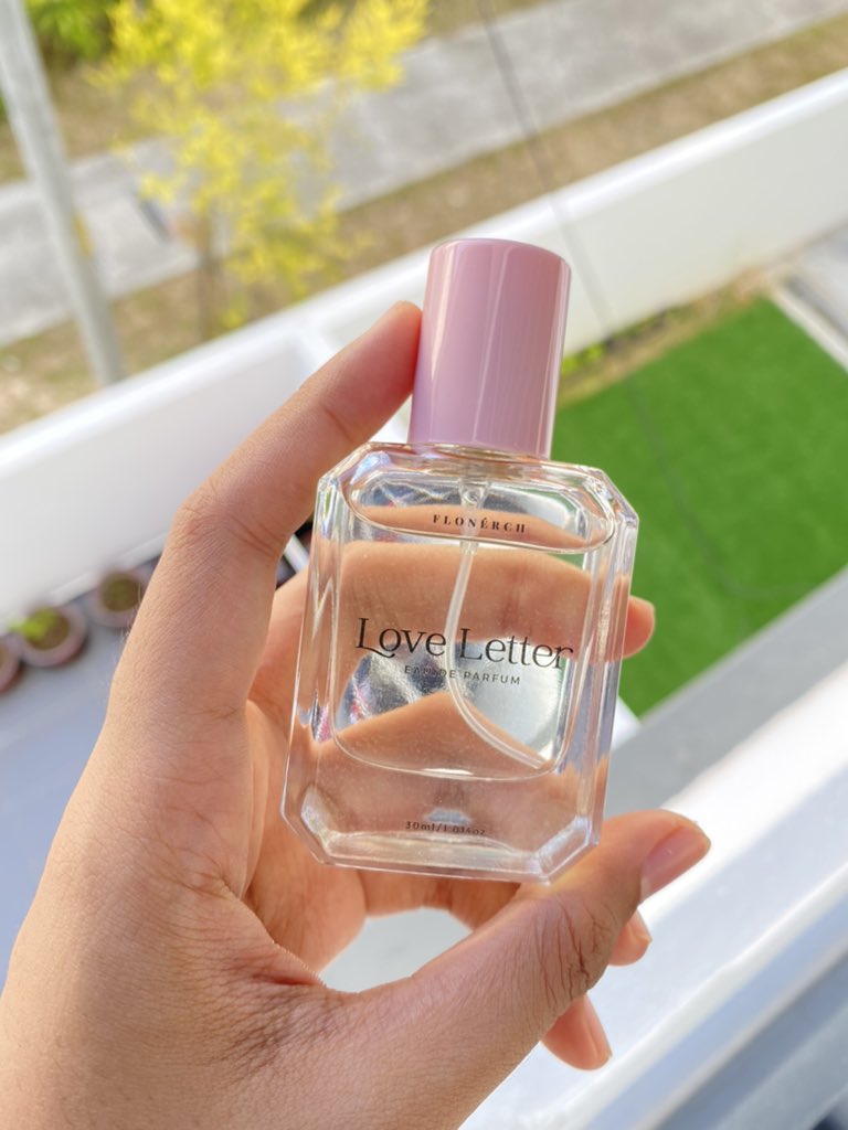 I pelik kenapa ada orang taktahu lagi pasal perfume ni?

One of the best perfume i pernah pakai. Wangian long lasting tu paling i suka sebab harga murah tapi quality powerr 🔥