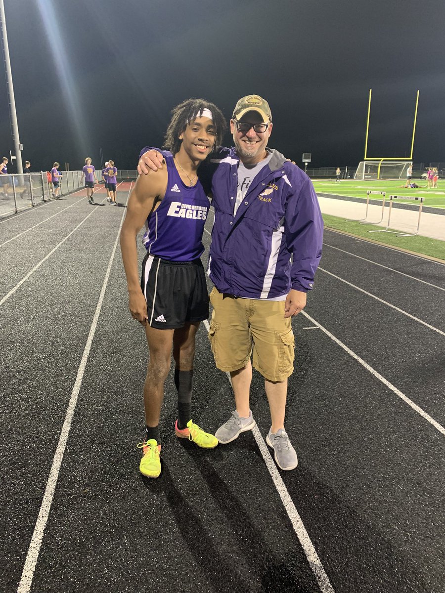 What a career ended for Jordan McMurray! He finished 5th in the 200 and made the final in Triple Jump! Coach Callies is very proud!