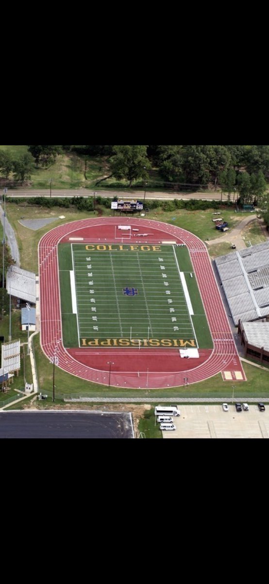 jjacobjjones21's tweet photo. The next chapter! Thank you to all the schools who recruited me. I am officially committed to Mississippi College! #Choctaws @coachtbgilbert https://t.co/bx7N0Kr3w6