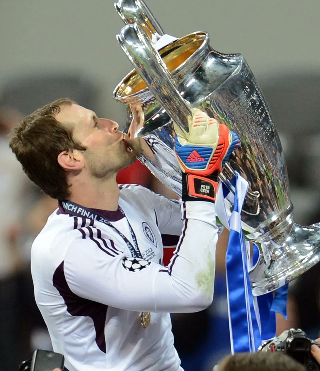 ThaneBlues's tweet image. Happy Birthday Petr Cech 💙💙

One of the Best Goalkeeper played for @ChelseaFC &amp;amp; winning so many trophies with the Blues in over 1️⃣5️⃣ years of his playing career!😍

#CFC #ChelseaFC #PetrCech #Cech #PL #PLForIndia #PremierLeague #UCL #UEL #FAcup #CTB #Legend