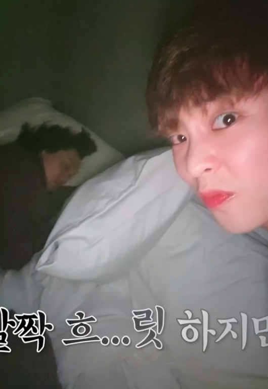 ohsenh's tweet photo. minseok's selfie with sleeping jongin ♡ https://t.co/fYmUuUqG38