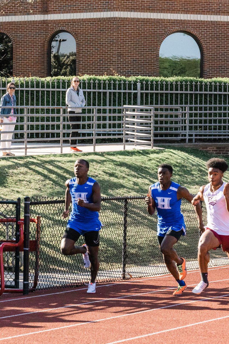State next week! Going in the 200 meter dash and the 4x200. Let’s go 💯