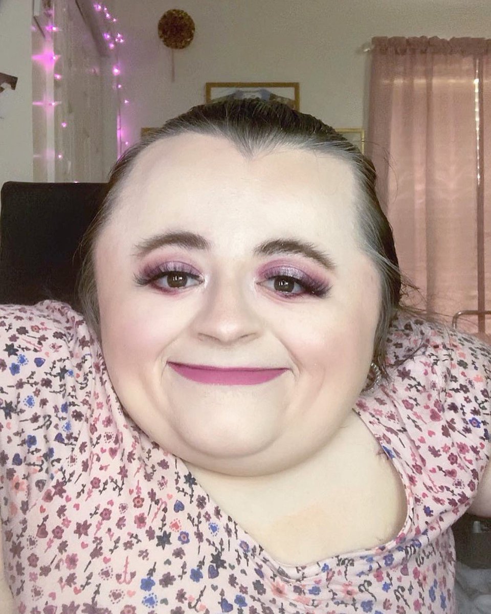 Makeup_Hannah15's tweet photo. Berry ๐ toned eyes ๐ & lips ๐ #motd๐ #ootd๐ #berrytoned #makeupismypassion #makeupobsesssed #makeuplover https://t.co/ePBzTdHK0D