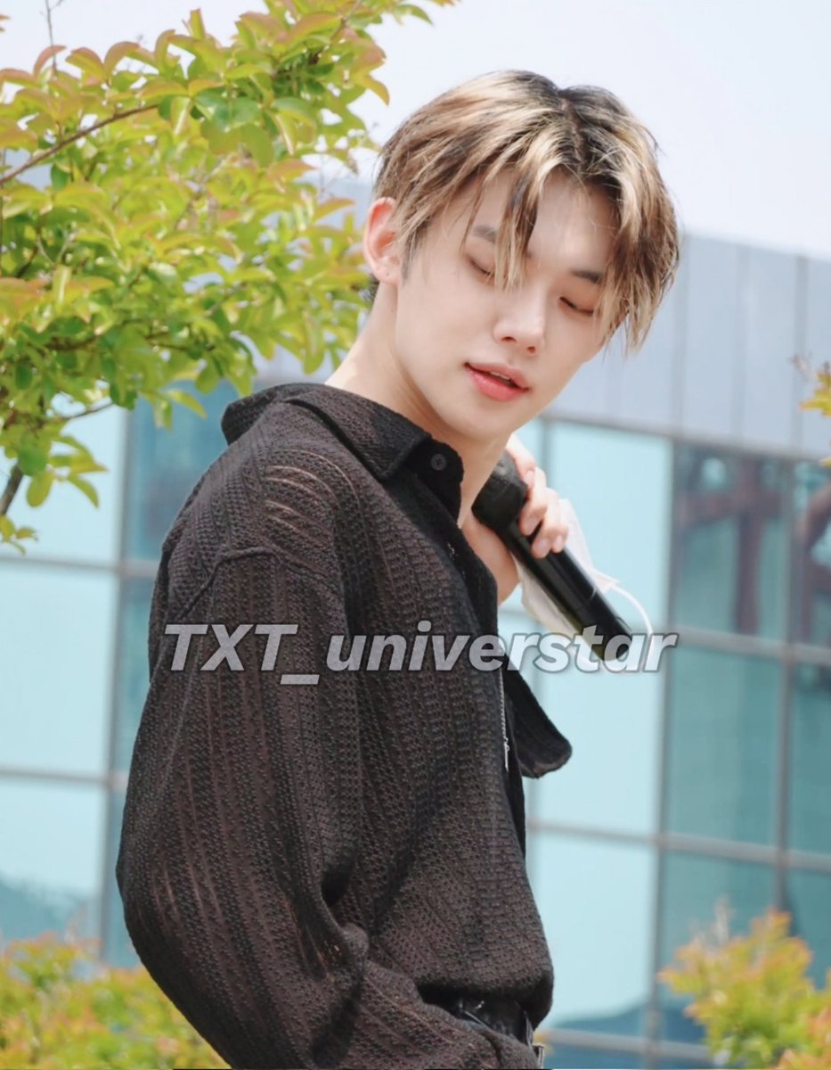 TXT_universtar's tweet photo. 220520 뮤뱅 미니팬미팅

연준이🖤

#연준 #YEONJUN #TXT
#TOMORROW_X_TOGETHER https://t.co/NJf0i0G7J3