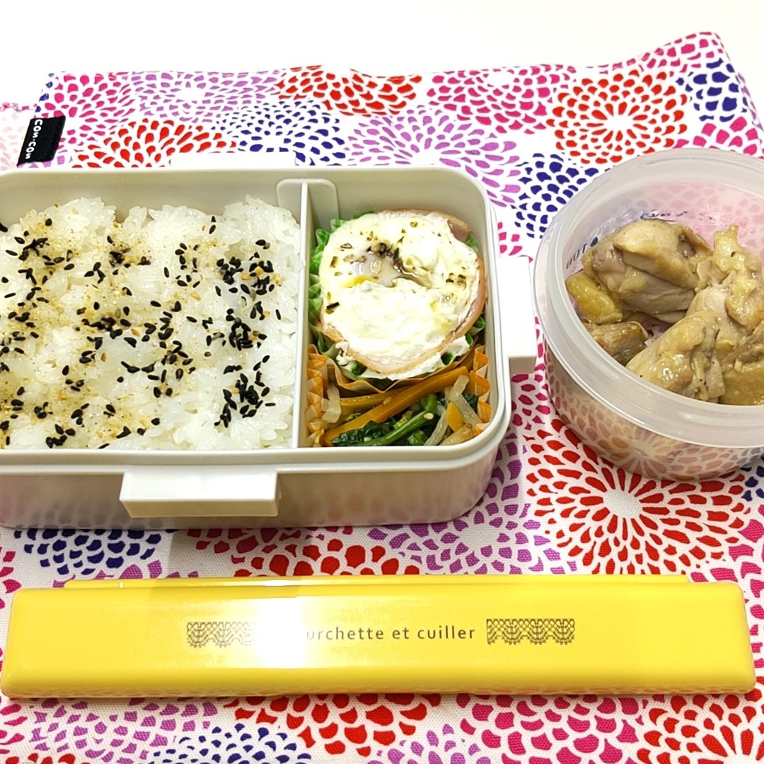 تويتر ティアーズコンピュータ على تويتر 私のお昼は大抵お弁当です お弁当箱の容量が600mlなのですが それでは足りないため タッパーも持って行ってます 大きくてかわいいお弁当箱が欲しい今日此頃です T Co Ry0rbcoa9c