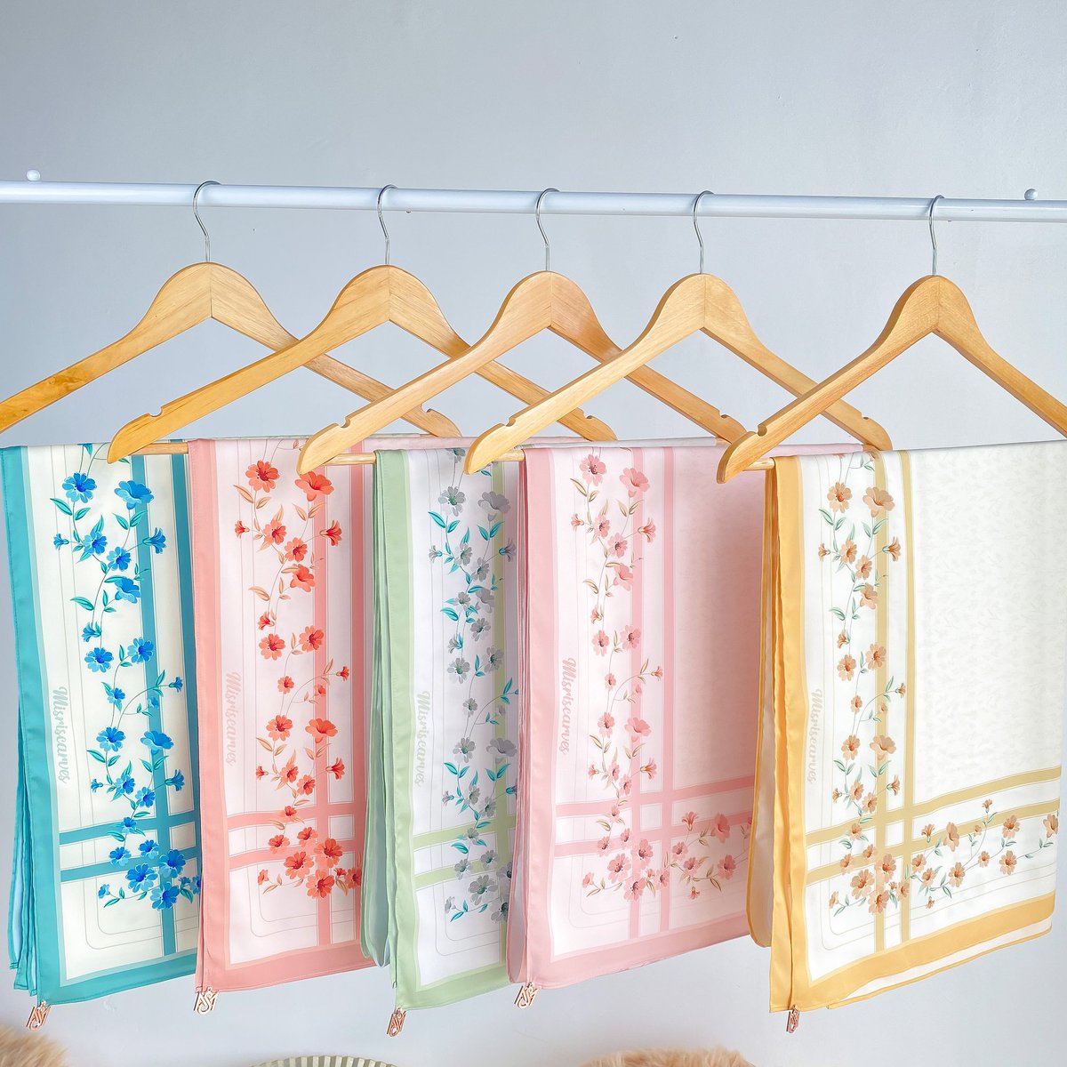This Datin satin shawl only cost you RM65 ✨