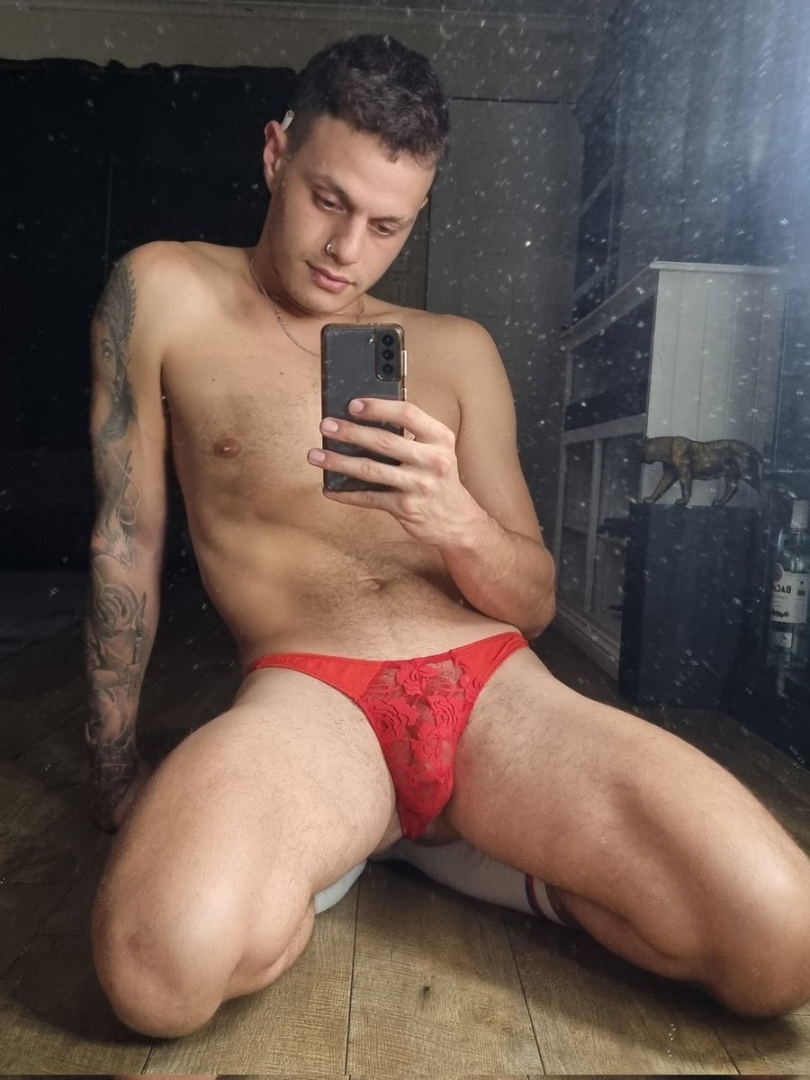 I_ZAC_XXX's tweet photo. Zac is back ready to attack 🍆😈 https://t.co/5IhgBn48uL