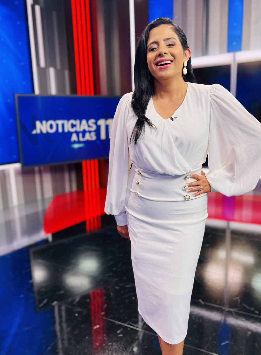 GraceGomez's tweet photo. Last full work day as Miss. Gomez👰🏻♀️🤍#weddingmodeon 🇪🇨 Ultimo día de trabajo como la Srta. Gómez #modoboda 💍 https://t.co/mjtBHEzblJ