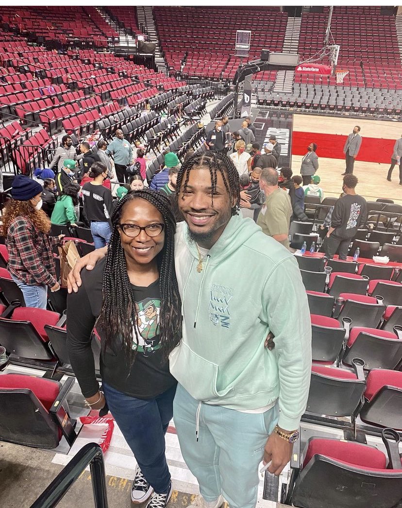kandydrop2000's tweet photo. @keithpurvis_sr @alextoussaint25 Was especially hard listen to during today’s ride, when @smart_MS3 is actually your cousin! ☘️ #KandyDrop https://t.co/aViXW7OL3G