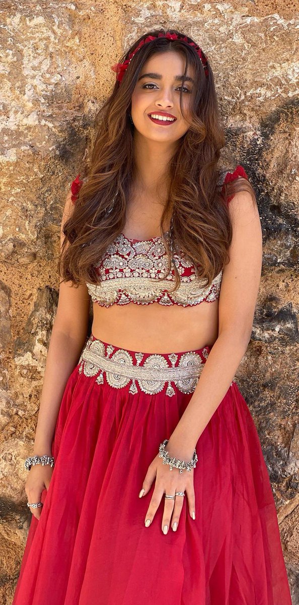 NavelVeriyan's tweet photo. Aiyoo Kolrale 😍🤤

Keerthy ❤🤤 https://t.co/HDsBNDjryG