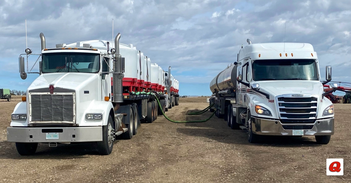 QLineTrucking's tweet photo. “Spring rush is on.” #Plant22
📸 Wayne L.
#BulkCommodities #QLineBulk #QLife #JustCallQLine #Trucking #Transportation #QLineTrucking #MovingTheWorld #ThankaTrucker #DriveQLine #Trucks #TruckLife #TruckNation #TruckerLife #Freight #TruckingLife https://t.co/1XqYD2s1FK