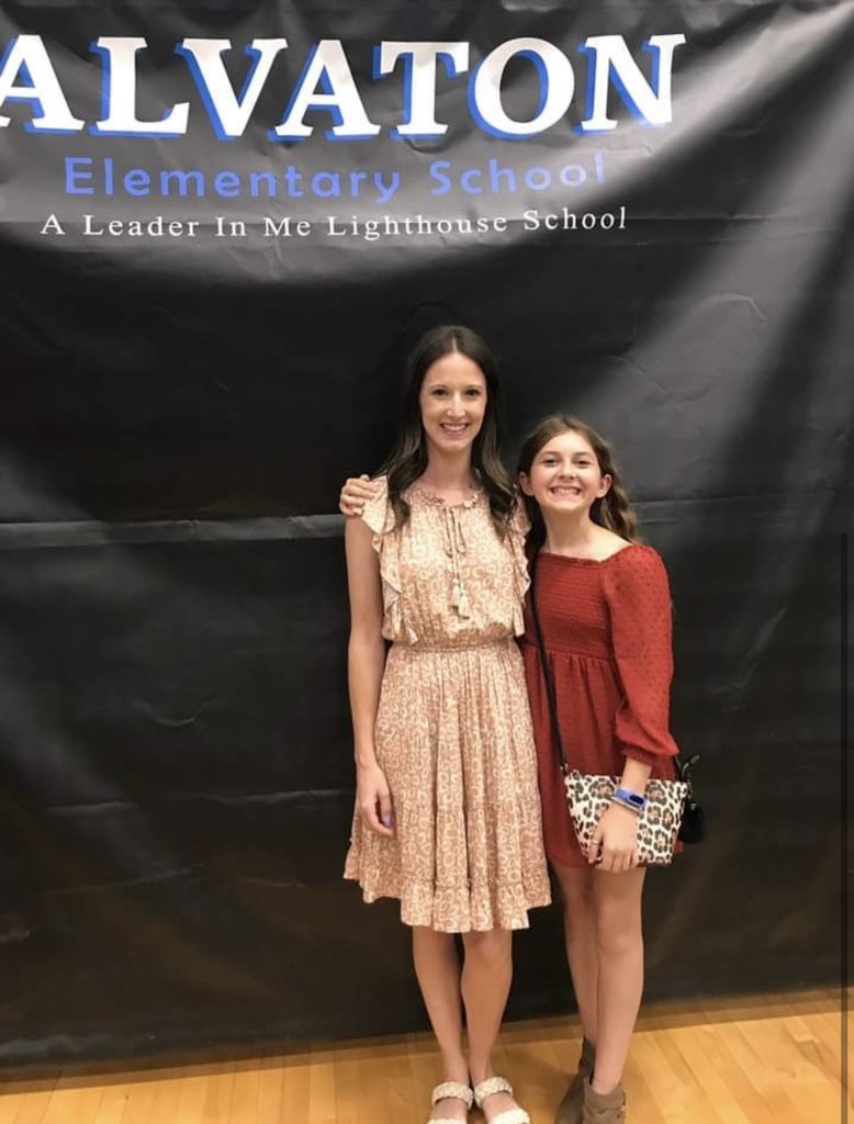 mrsjacksondcms's tweet photo. My heart can’t take it! Kindergarten to Sixth Grade! @AlvatonElem https://t.co/1LZ2xCwjFS