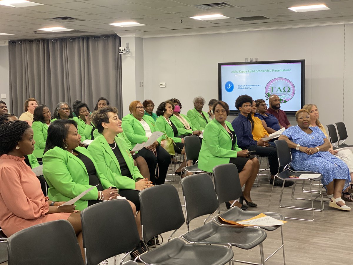 JMCSchools's tweet photo. HAPPENING NOW: #AlphaKappaAlpha Scholarship Presentations 💕💚 https://t.co/dlfBLclfay