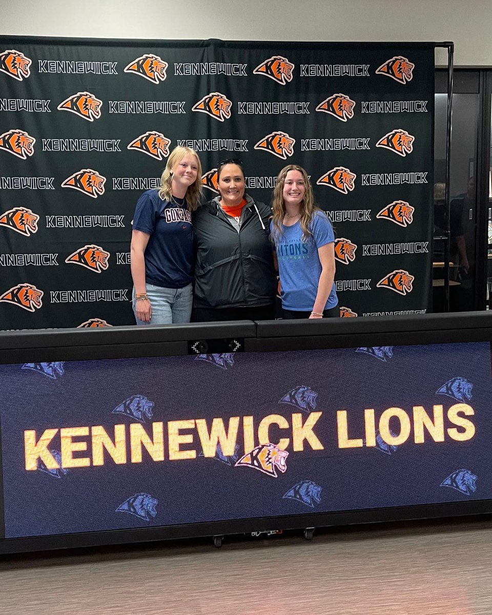 Today was our Lion Signing Day where we honored all of the 2022 senior athletes who will be continuing their careers at the collegiate level. 

A BIG Congrats to:
#4 Autumn Larson - Gonzaga University
#7 Hailey Dreier - Edmonds Community College 

Tear up it next season!! 🦁🏐