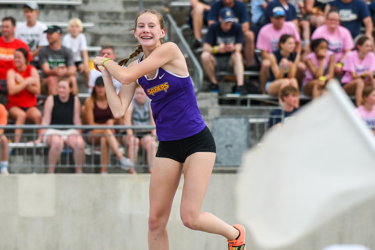 CarieKuehnNews's tweet photo. DeWitt’s Soren Maricle is a state high jump champ

Maricle wins in the 3A jump off after clearing 5-06 #iahstrk https://t.co/HbJRYDOdzO