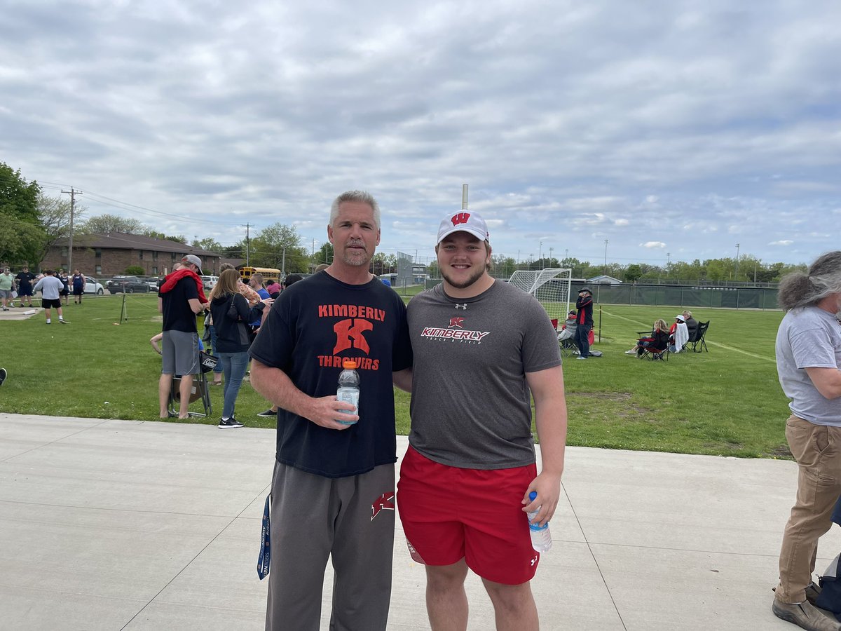 FoxValleyThrows's tweet photo. Awesome to see @BadgerTrackXC thrower @NickTomasovic support the @KimberlyTrack throwers at the JV Conference Meet. Nick was a 57’8.5 shot putter and 176’8 discus thrower his junior year. 
No senior season because of Covid! 

#foxvalleythrowsclub
#throwingfamily
#DBTC⛓ https://t.co/e8014GJ4vr