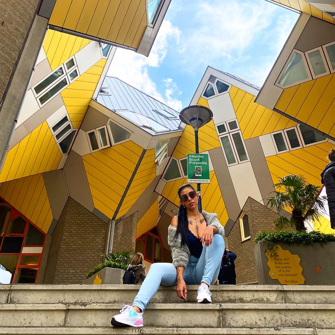 Tepha_gonbe's tweet photo. Y volvería mil veces ✨✨✨#Rotterdam #Cubehouse #Eurotrip #Nomearrepiento #denada #Europa #Netherlands https://t.co/32jswYy1Ir