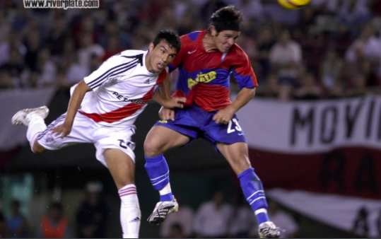 RiverPlate_hist's tweet photo. #Historial #RiverPlate local vs equipos de #Chile 🇨🇱 en Copas @CONMEBOL
Jugó 10 veces
#River ganó 7
@RiverPlate perdió 0
Empataron 3
GF 17
GC 4
River arriba +7 juegos.
#CopaLibertadores #Libertadores #ColoColo #LibertadoresEnStarPlus #CopaLibertadores2022 #RiverVsColoColo https://t.co/UoX6G8HkhI