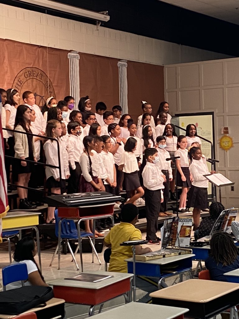 DougTimm34's tweet photo. Just left Marshall Elementary and watch the wonderful chorus with @ACPopeMusic And you know he has a wonderful music program! #csdpride #csdstrong https://t.co/x7rsCxhANr