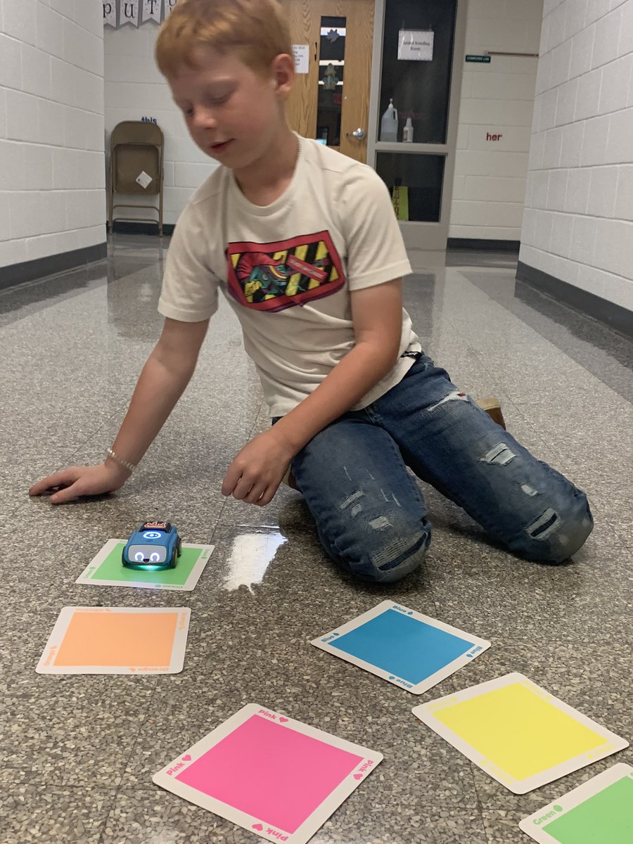 When a Ss is having a rough day emotionally and they ask for 1:1 time with you and robots. I’m glad <a href="/SpheroEdu/">Sphero Education</a> could put a smile &amp; heal those wounds for a bit! This is why I do what I do! #fcpsitc