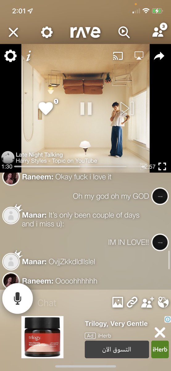 JADx69's tweet photo. Friends who listen to harry styles together sticks together 🤝
 #HarrysHouse https://t.co/LtRbTXOEAC