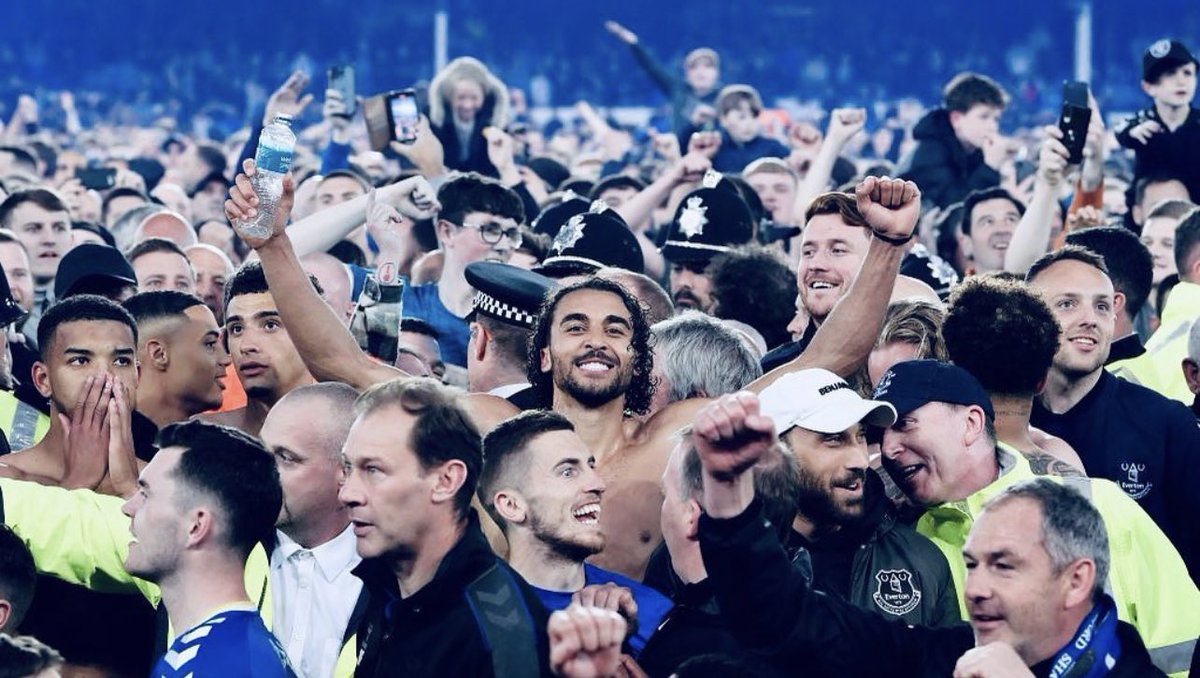 EvertonPhotos's tweet photo. Hero https://t.co/va7ucUfquG