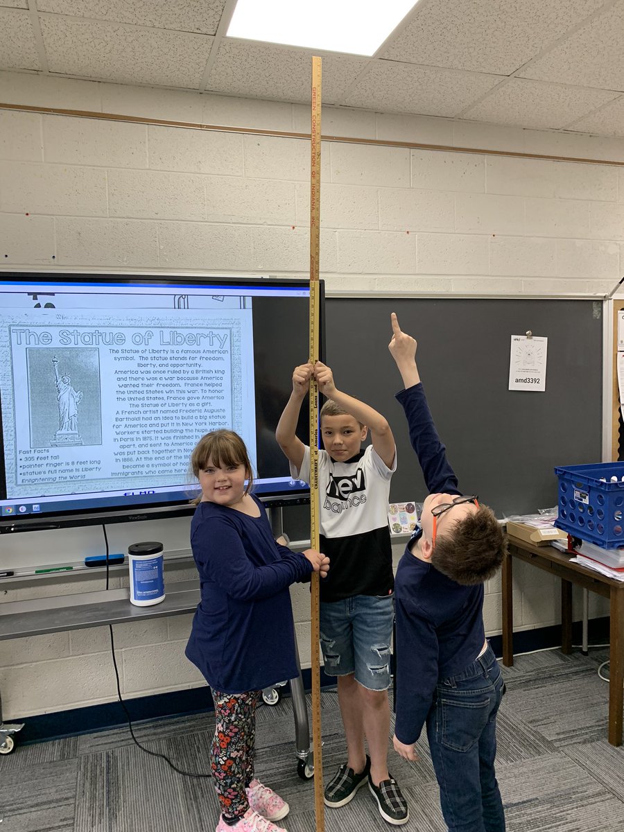 Clarke2nd's tweet photo. Today we learned about the Statue of Liberty.  The pointer finger is 8 ft.  What does eight feet look like? Wow!! @NorthElem1 https://t.co/vEiCJrSobq