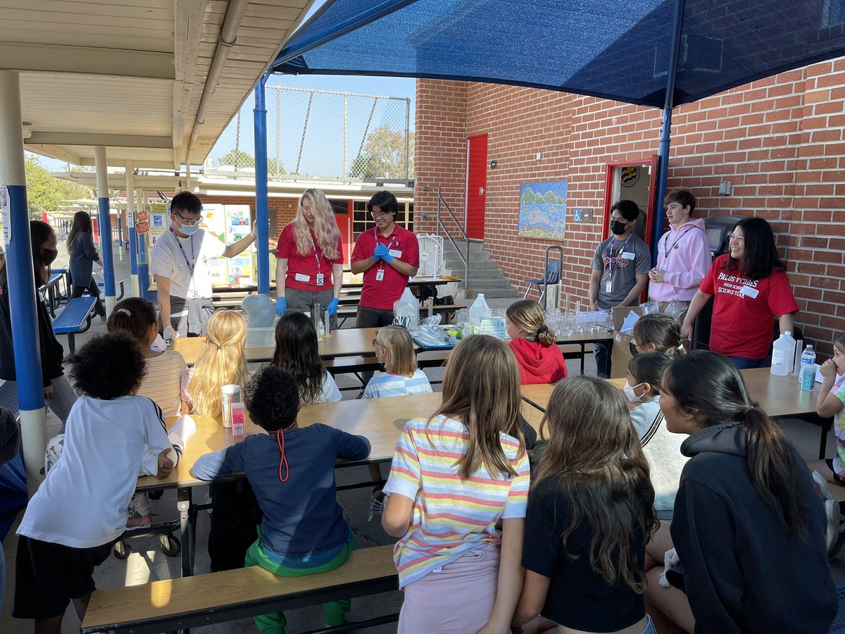 r_welcher's tweet photo. As a Science National Honor Society member, I had fun at Silver Spur Elementary School’s Science Expo giving chemistry demos of elephant toothpaste and showing kids how to make slime last night. https://t.co/251QrjF71z