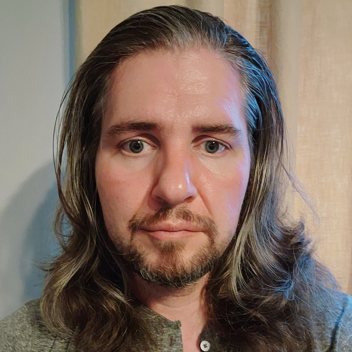 SkryptD's tweet photo. My hair has gotten pretty long. #NewProfilePic https://t.co/6QoDpxaliM