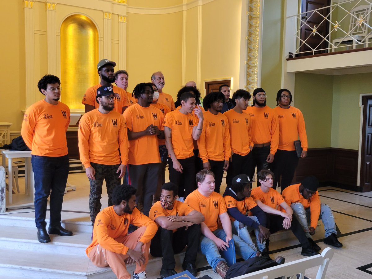 BACtrades's tweet photo. Today at Woodlawn Cemetery, with the World Monuments Fund and The Door. Congratulations to this year's cohort! Wishing you all a successful journey with your new found skills. Always remember the BAC has your back! #baclocal1ny #IUBAC
#internationalmasonryinstitute https://t.co/IqxLXuAG6e