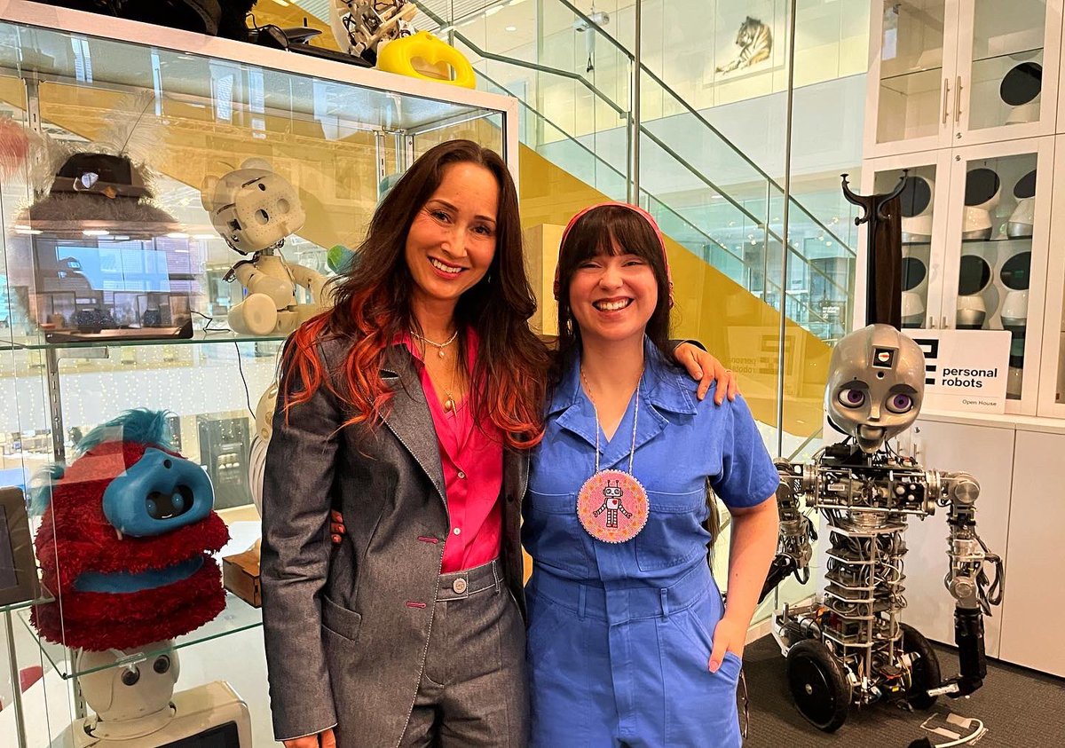 Danielle Boyer🤖 tweet media