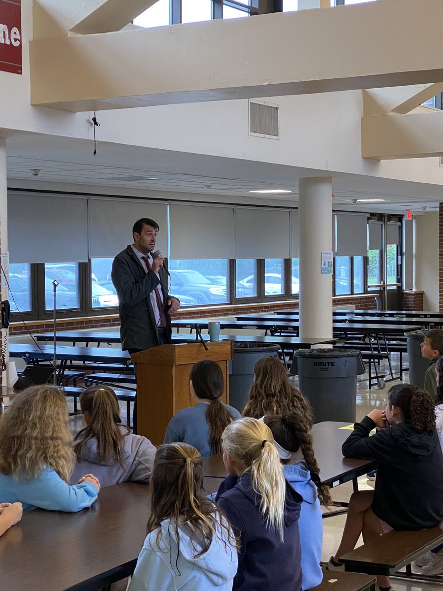 GCMS_Guidance's tweet photo. Hello future 6th graders! Stewart’s 5th grade trip to the GCMS. @GoGCMSPrincipal @ddfasano41 @GCMS_Guidance https://t.co/jQ9yHHzjjf