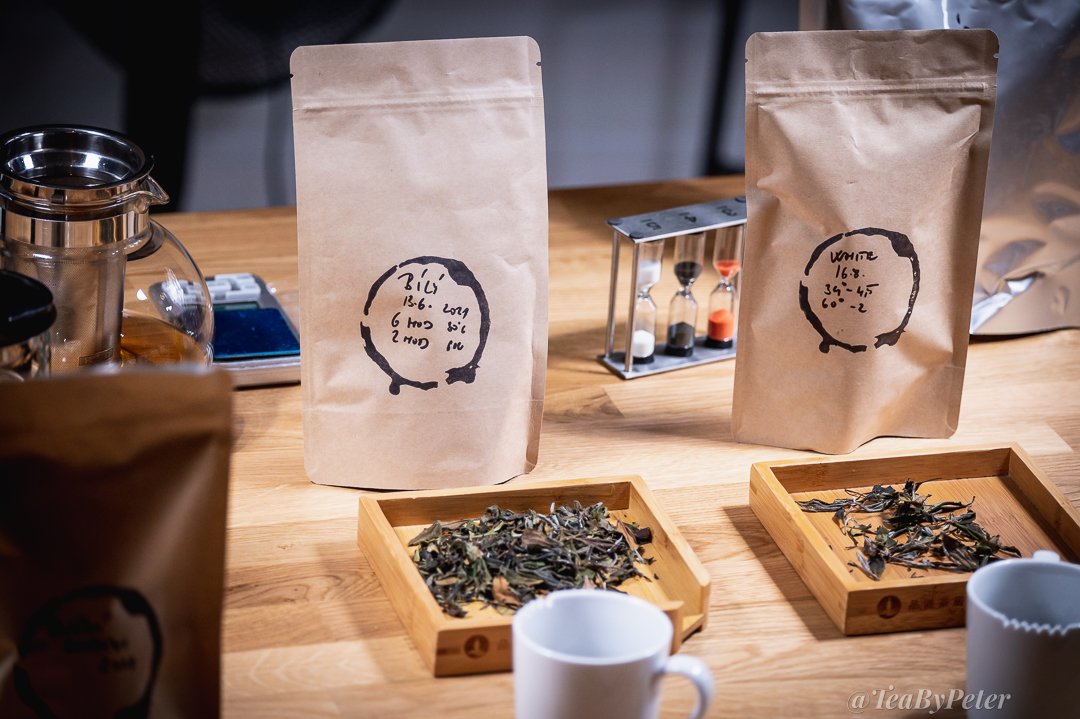 TeaByPeter's tweet photo. 🍵 Tasting of Georgian tea with Petr Sic, a Czech tea geek and tea maker, Prague #Oxalis #Sicaj, part 2️⃣.

#teatasting #petrsic #teaparty #teamaker #organictea #teagarden #teagourmet #teageek #georgiantea #europeantea #teatime  #teaculture #communitea #teaphotography #teabypeter https://t.co/vftCyAEtds