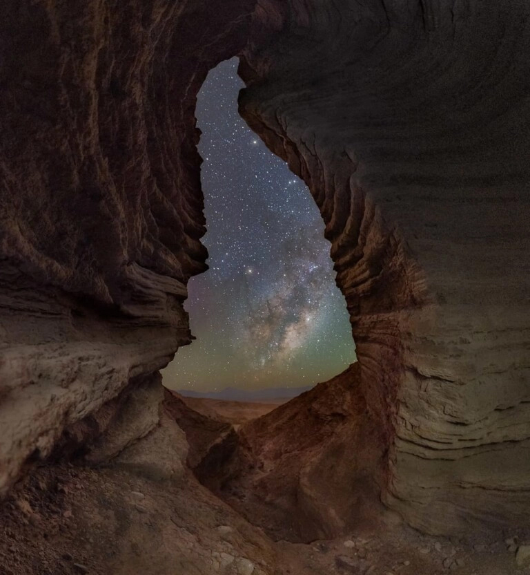 revista_enfoque's tweet photo. FOTOGRAFIA | Dos de las 25 mejores fotografías de la Vía Láctea del 2022, son de los astrotógrafos chilenos  @alexistrigot y @cariletelier, ambas del desierto de Atacama.  Mira📸: https://t.co/eDhbk5e4gA   @capturetheatlas https://t.co/NXNkbZ1Sep