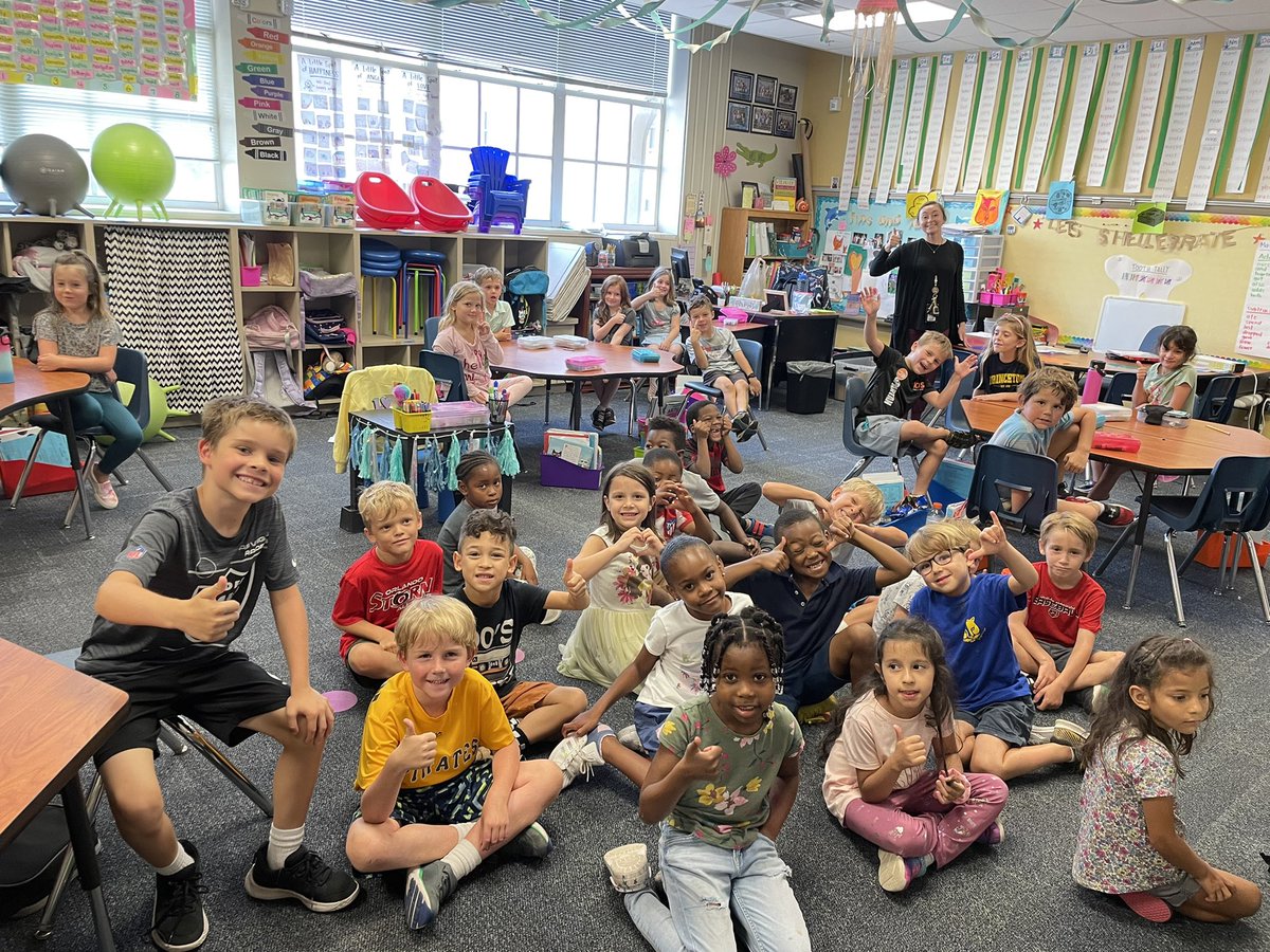 simmskinderland's tweet photo. Today was letter V and we got to visit a 1st grade classroom! We had lots of questions but I think these Kinders are ready to be 1st graders now! 💯 https://t.co/NId5UFsxKh