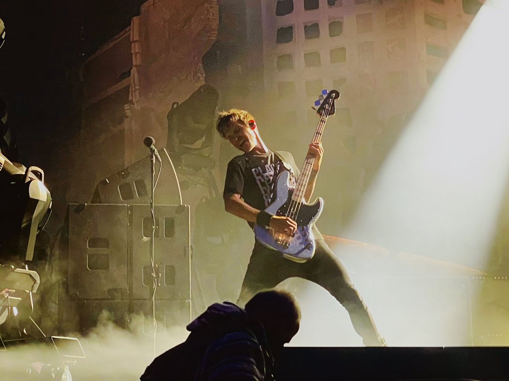 forthevencm's tweet image. my chemical fucking romance!!!!!