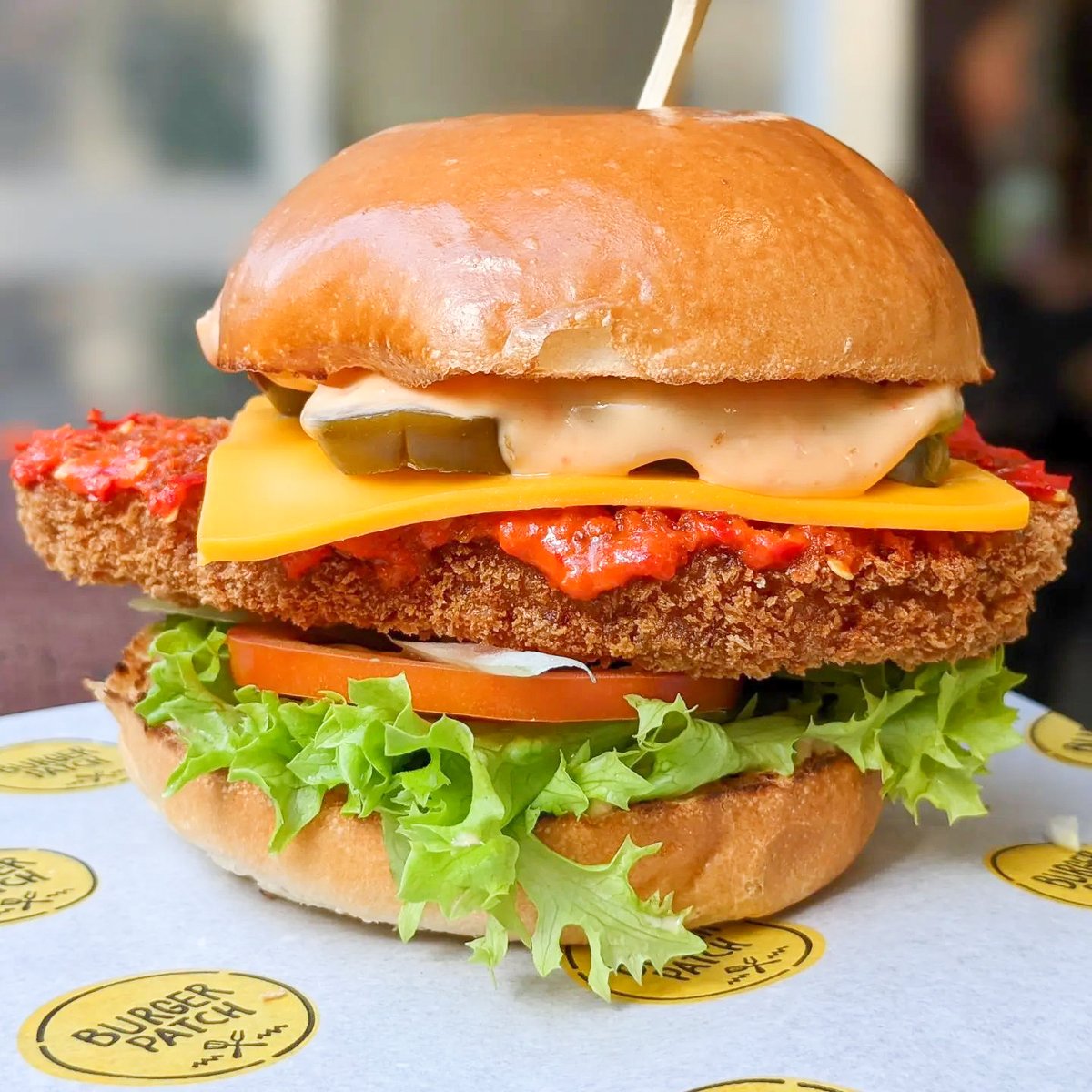 V2FoodOfficial's tweet photo. We can't take our eyes off this mesmerising v2schnitzel burger from Burger Patch!
๐๏ธ๐๐๏ธ
Grab yours today!
๐: Corner of Victoria Ave & Katherine St, Chatswood NSW 2067
๐ธ: https://t.co/FEwydr0Lzj
#v2food #v2schnitzel #burgerpatch #Sydneyfoodies #plantbasedburger https://t.co/GH7J0zrZy7