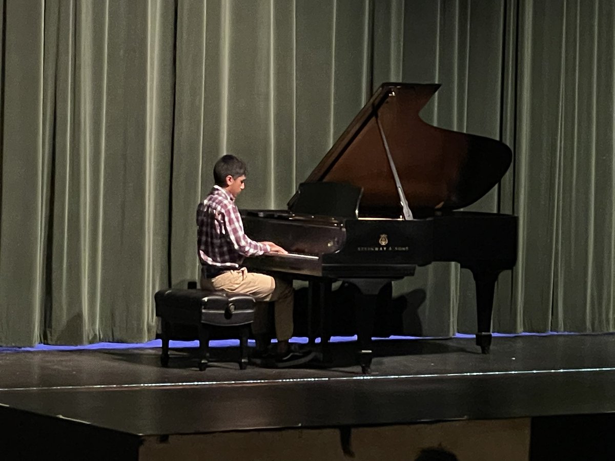 Mr  Leeds tweet media