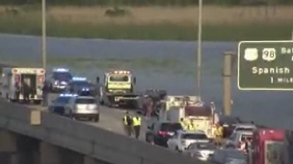 I-10 EB Bayway is completely shut down due to a major accident. 

Backup stretches all the to Downtown Mobile. 

Take the Causeway to head East.