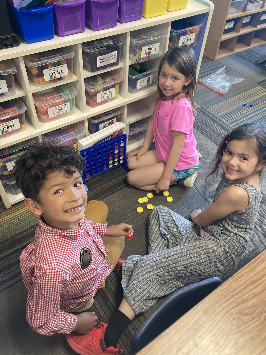 MissJobst's tweet photo. Earning game time with our favorite buddies from Miss Ruhland’s class for showing kindness this week! #WeAreADM https://t.co/XPvEv8W7YG