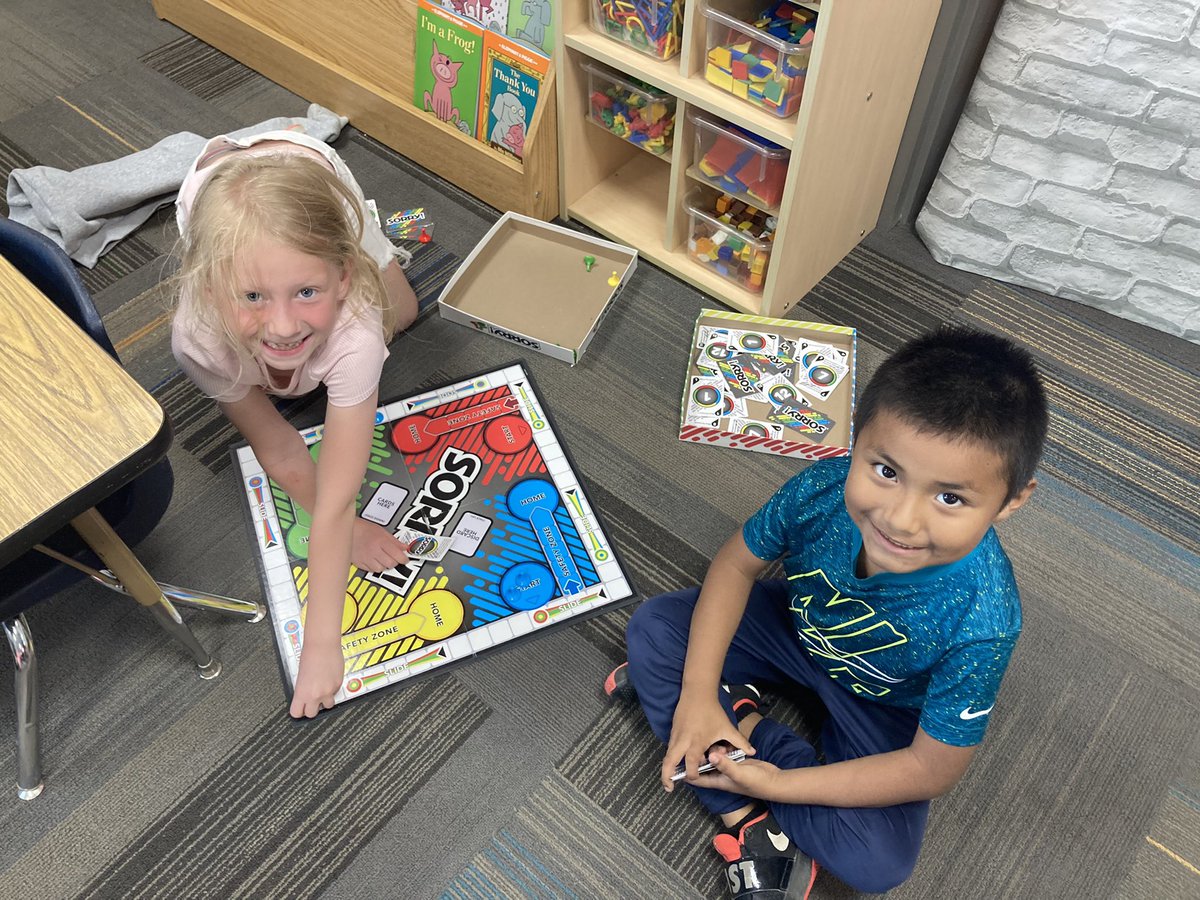 MissJobst's tweet photo. Earning game time with our favorite buddies from Miss Ruhland’s class for showing kindness this week! #WeAreADM https://t.co/XPvEv8W7YG