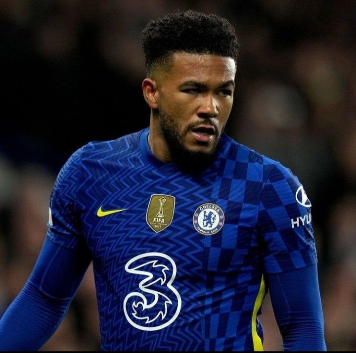 DrewCfc's tweet photo. After today's performance it's very clear. #Reecejames could start in Manu midfield @talkchelsea https://t.co/1QUKQWGFEH