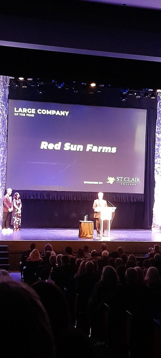 _investwe's tweet photo. Congrats to all the winners and nominees at the #BEAYQG awards tonight! Shout out to IWE and SBEC clients that received awards! @GreenHeartLunch @ShopRedSun #shredshop https://t.co/Ct4cZP0wk9