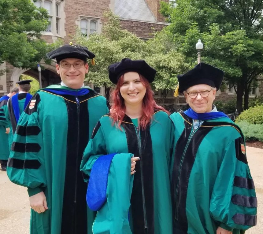 JasminSponagel's tweet photo. Graduation day!! 🎓
I am officially Jasmin Sponagel, PhD!! 
Thank you @LabRubin and @JoeIppolitoLab for your support and mentorship along the way! 
#PhDone #WashU22 #hoodingceremony https://t.co/y4WZQ26NGH